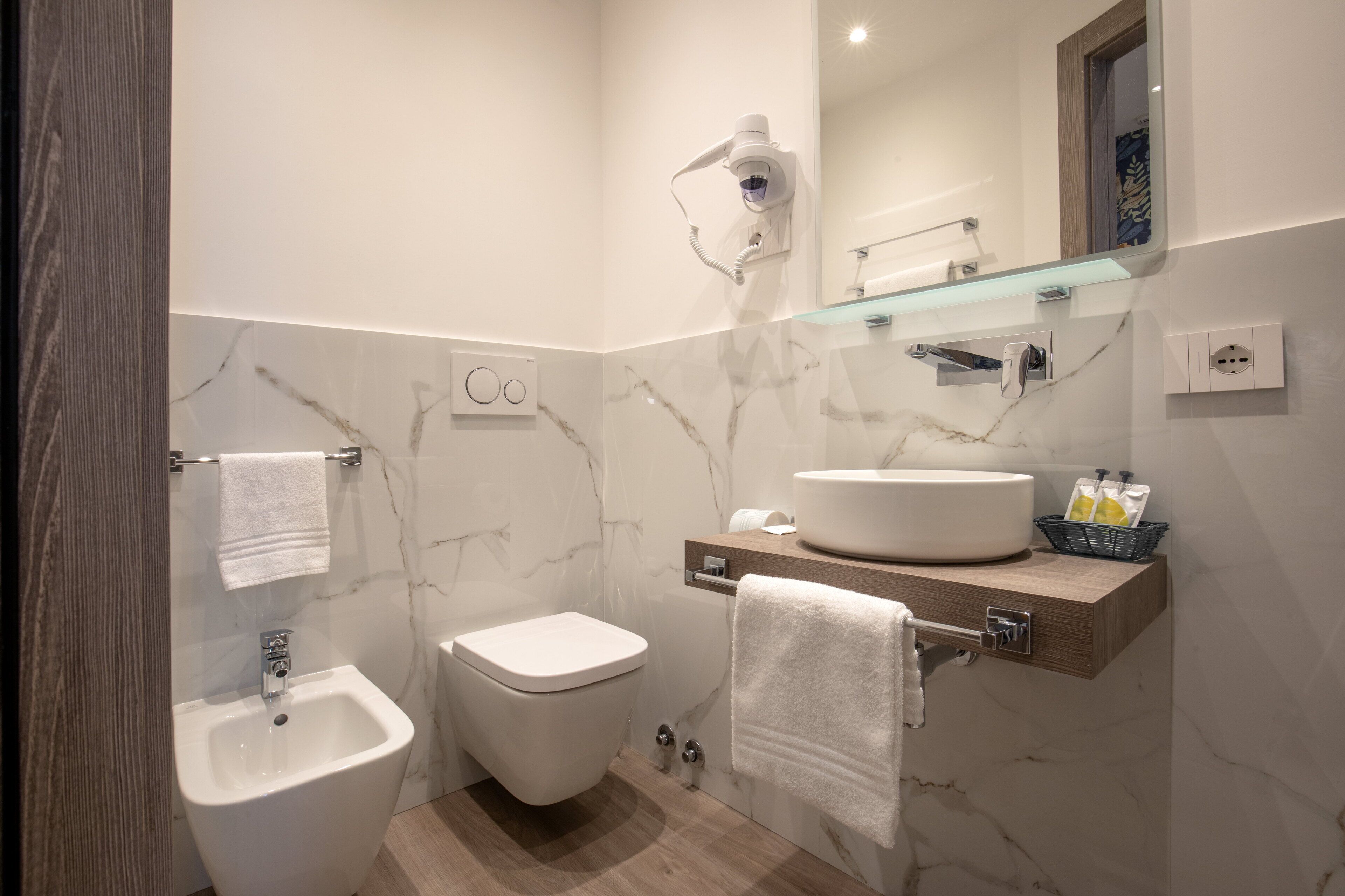 double or twin room, sea view | bathroom | shower, rainfall showerhead, free toiletries, hair dryer