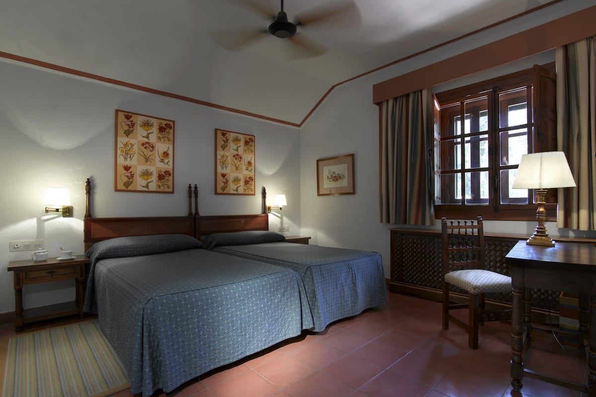 minibar, in-room safe, desk, iron/ironing board