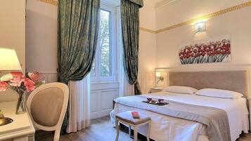 Coffres-forts dans les chambres, bureau, rideaux occultants