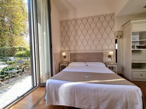 Royal Double Room, Garden View | In-room safe, desk, blackout drapes, soundproofing - Charly Hotel (Milan)
