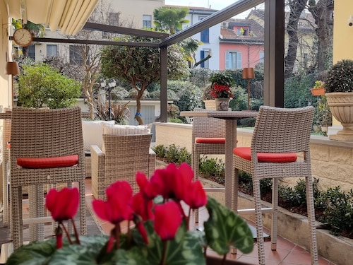 Charly Hotel