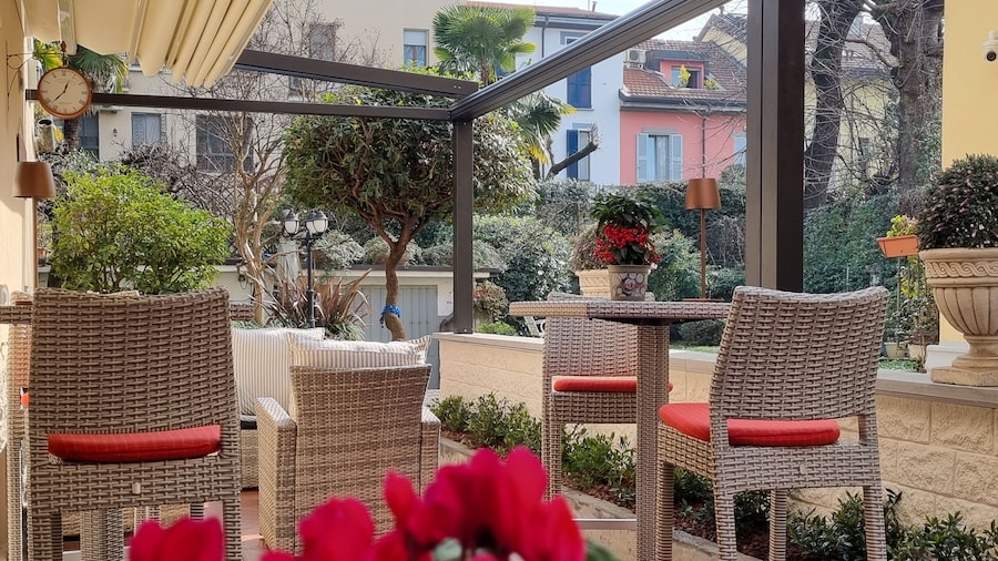 Charly Hotel