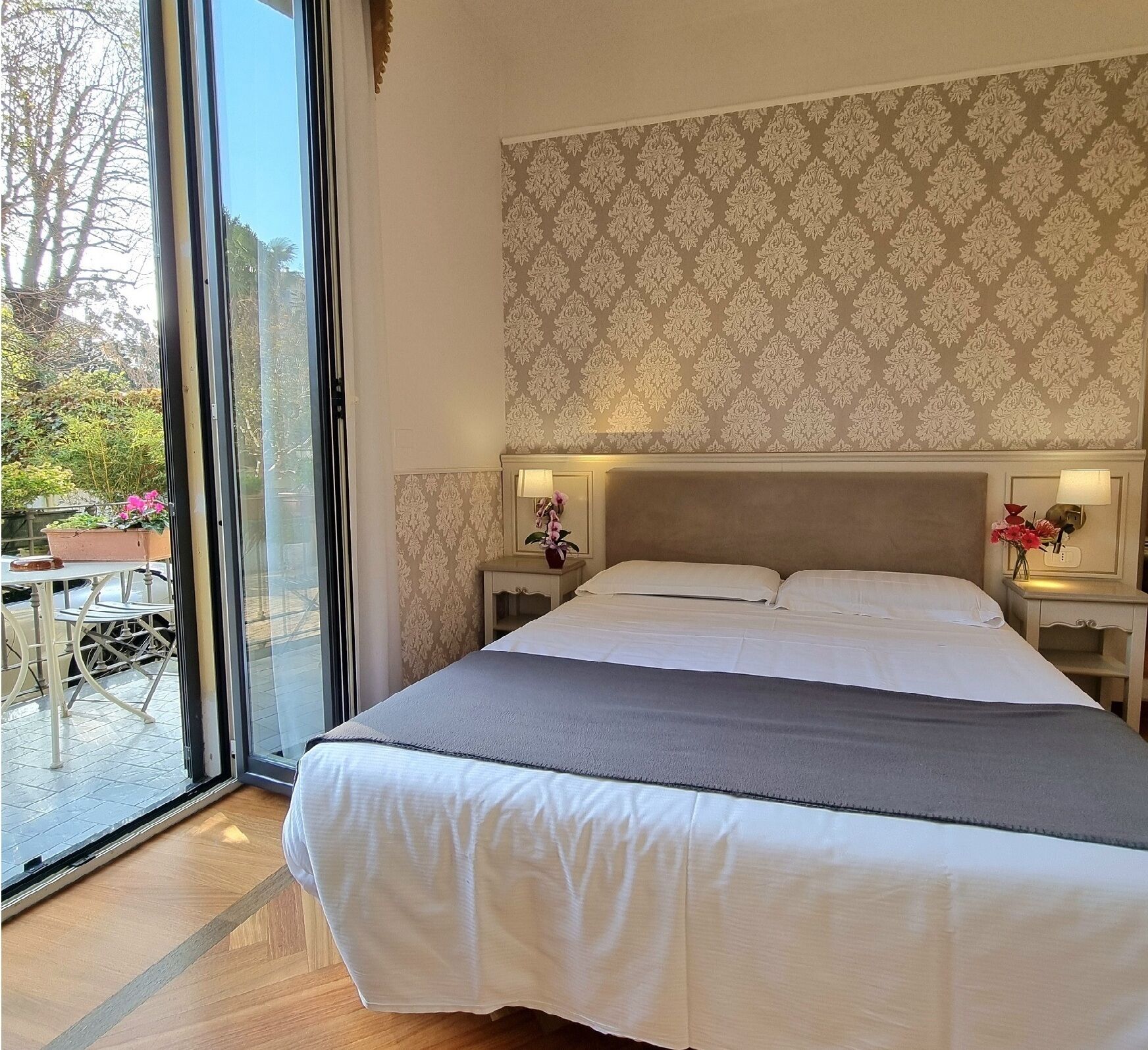 royal double room, garden view | in-room safe, desk, blackout curtains, soundproofing
