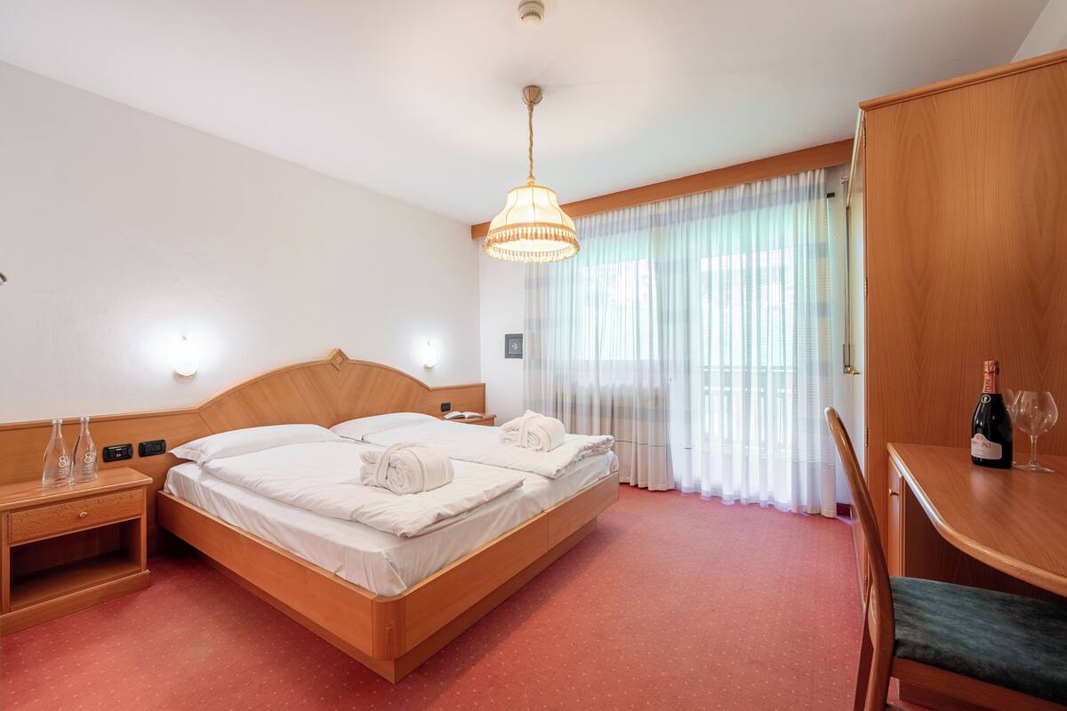 Economy Double Room, Balcony, City View | Egyptian cotton sheets, hypo-allergenic bedding available