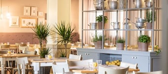 Sweet Hotel