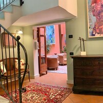 32-inch LED TV with satellite channels, Smart TV