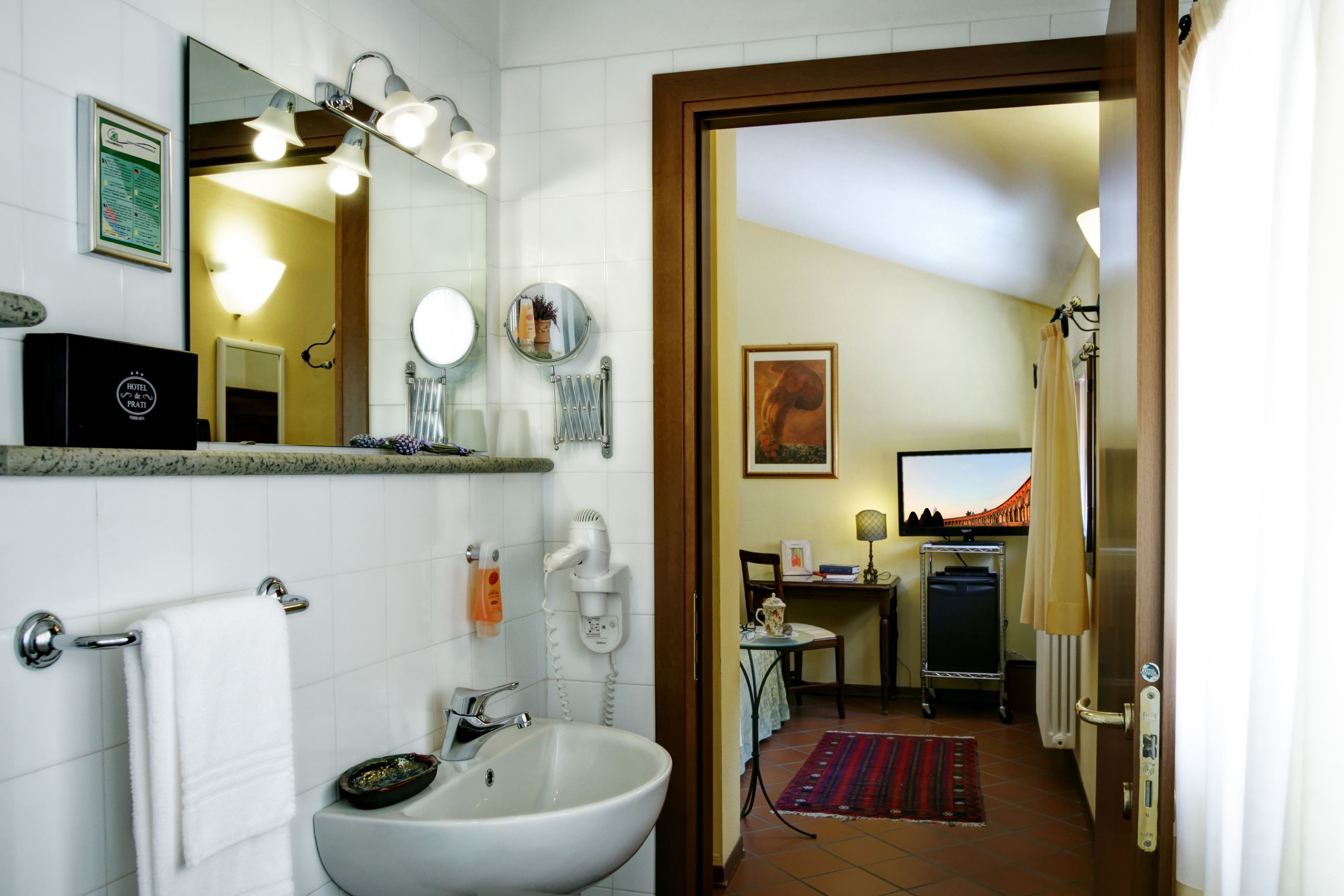 standard single room | bathroom | shower, free toiletries, hair dryer, bidet