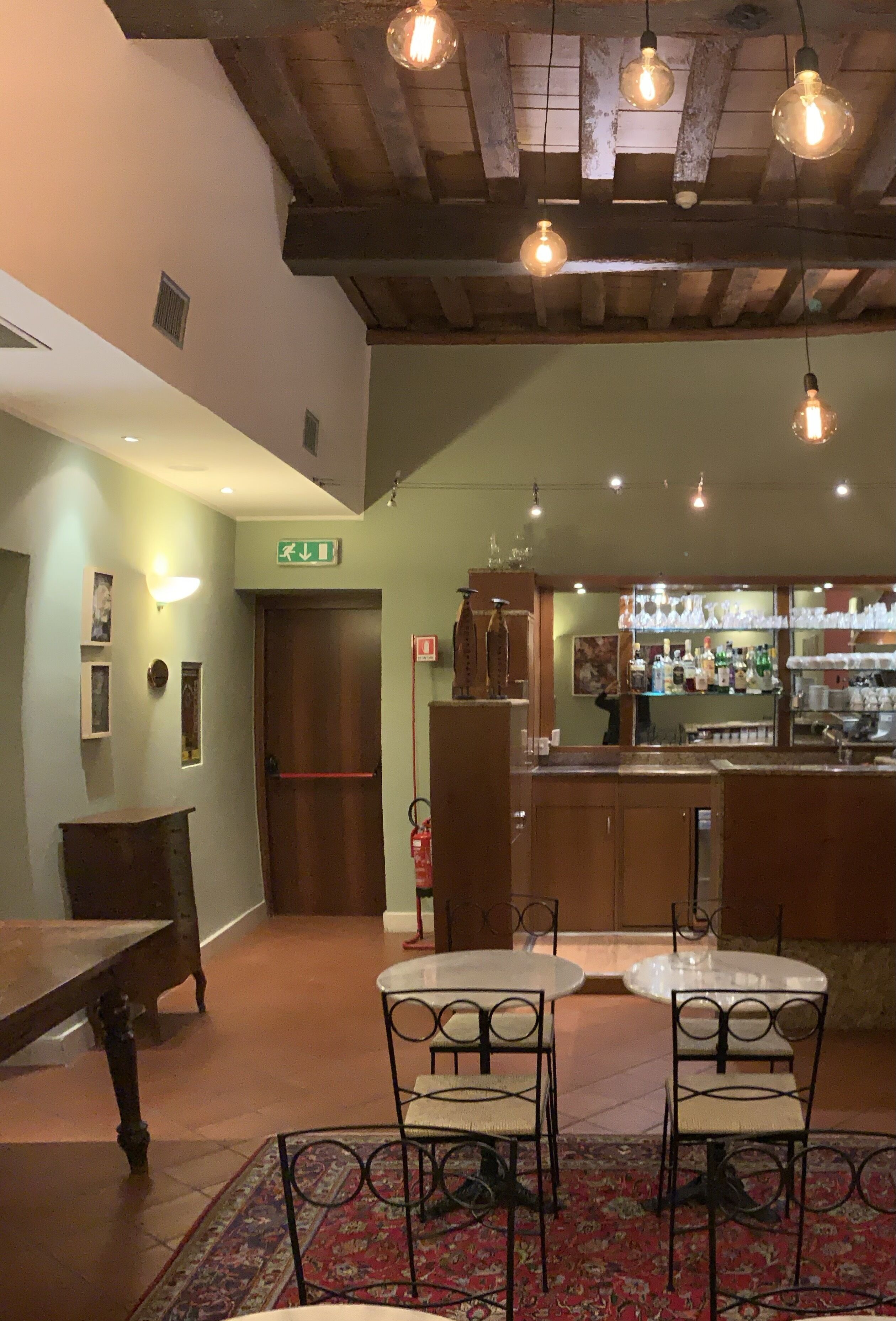 Bar (in der Unterkunft)