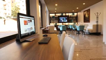 Lobby lounge