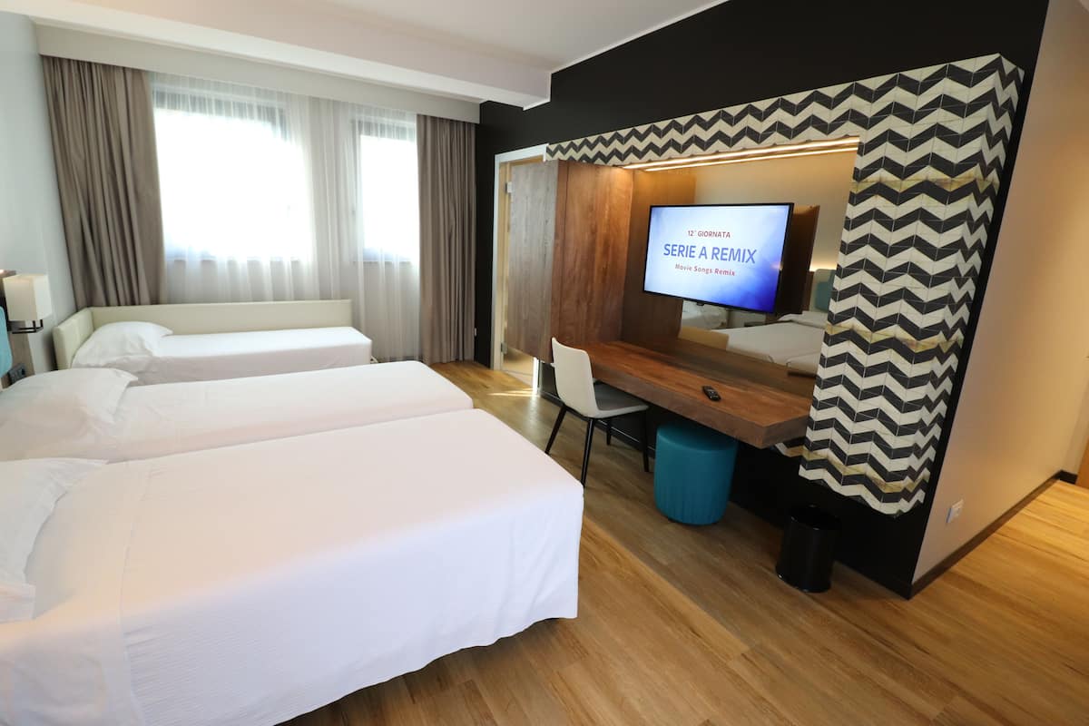 Superior Triple Room | Down duvets, minibar, in-room safe, desk