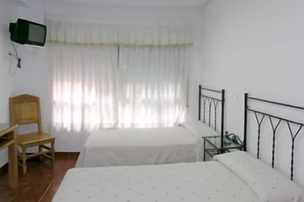 Standard Room, 2 Single Beds | Cots/infant beds, rollaway beds, free WiFi, bed sheets