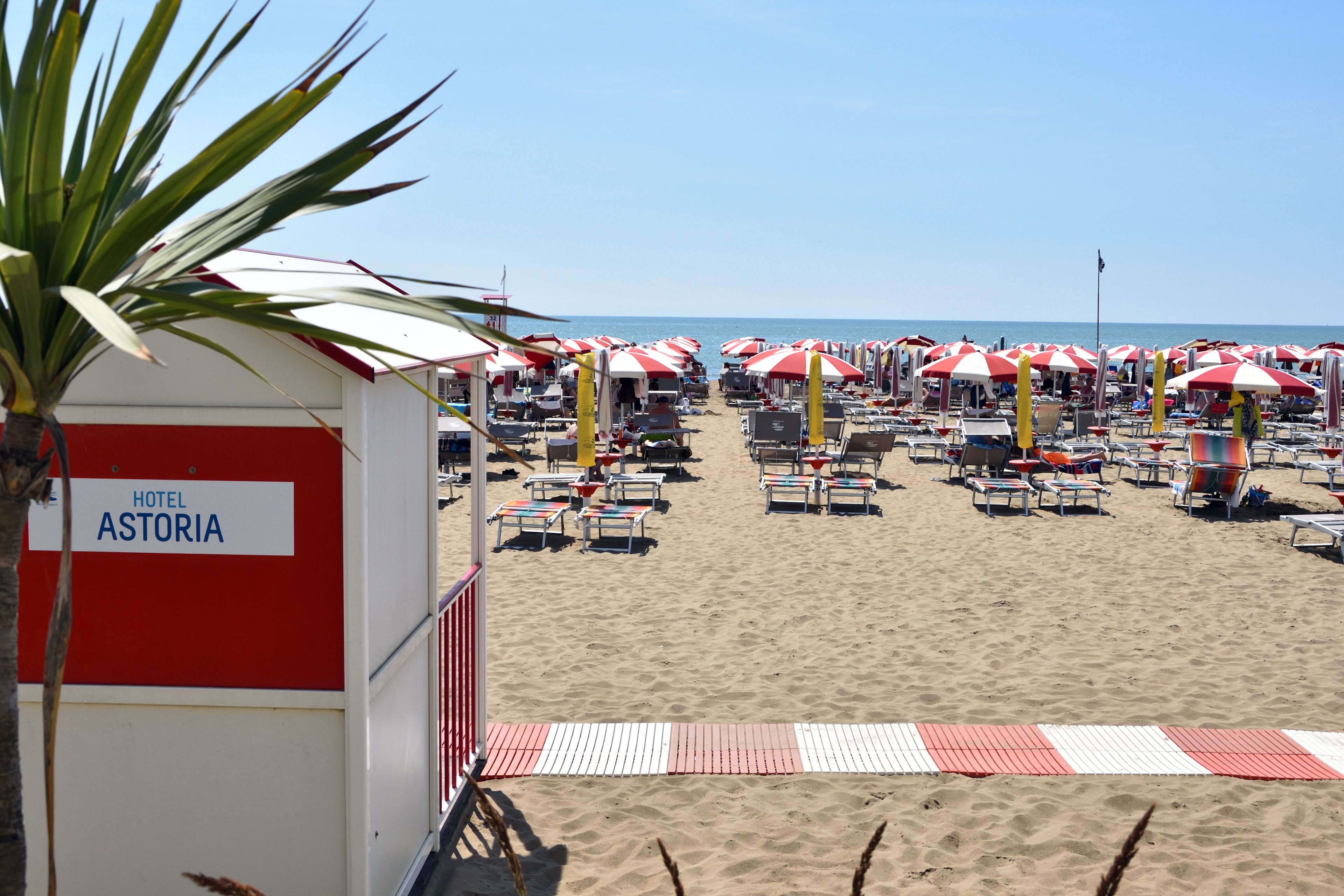 private beach, free beach cabanas, sun-loungers, beach umbrellas