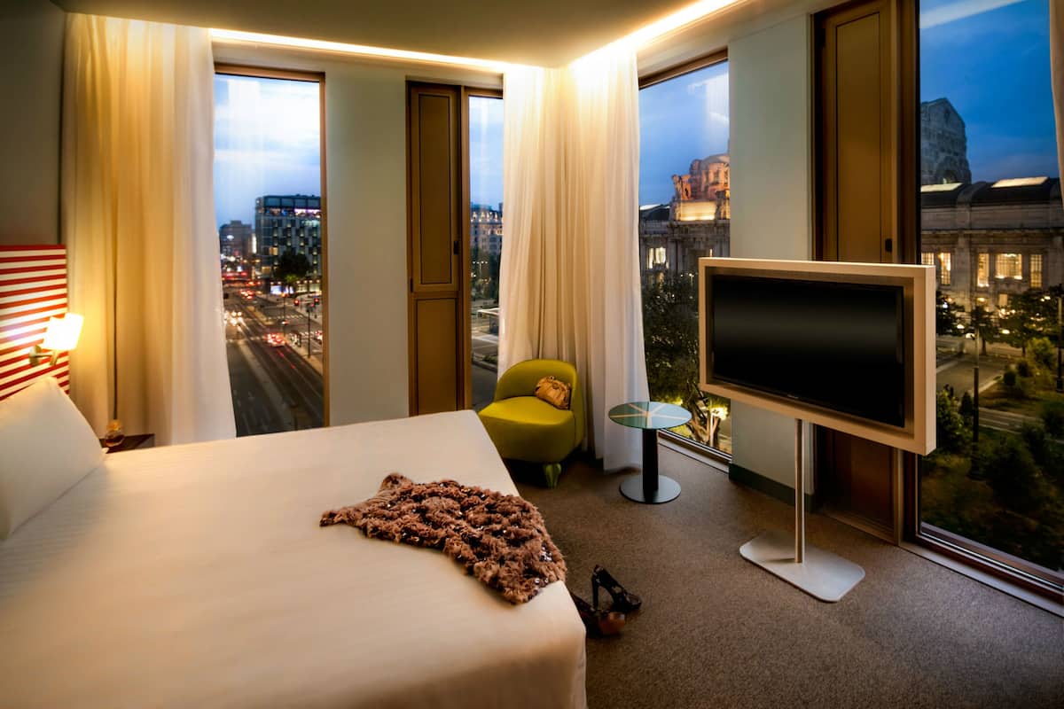 1 bedroom, down duvets, minibar, in-room safe
