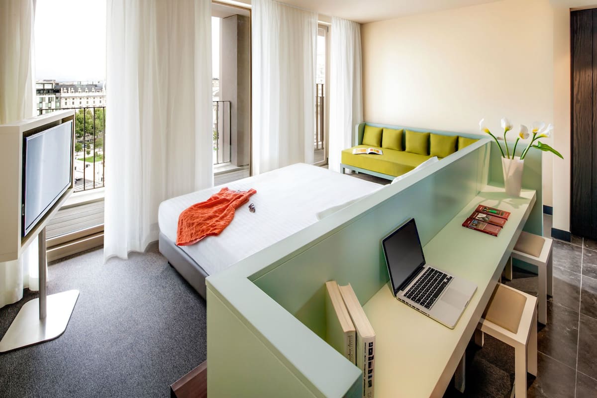 1 bedroom, down duvets, minibar, in-room safe