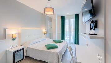 Coffres-forts dans les chambres, bureau, rideaux occultants