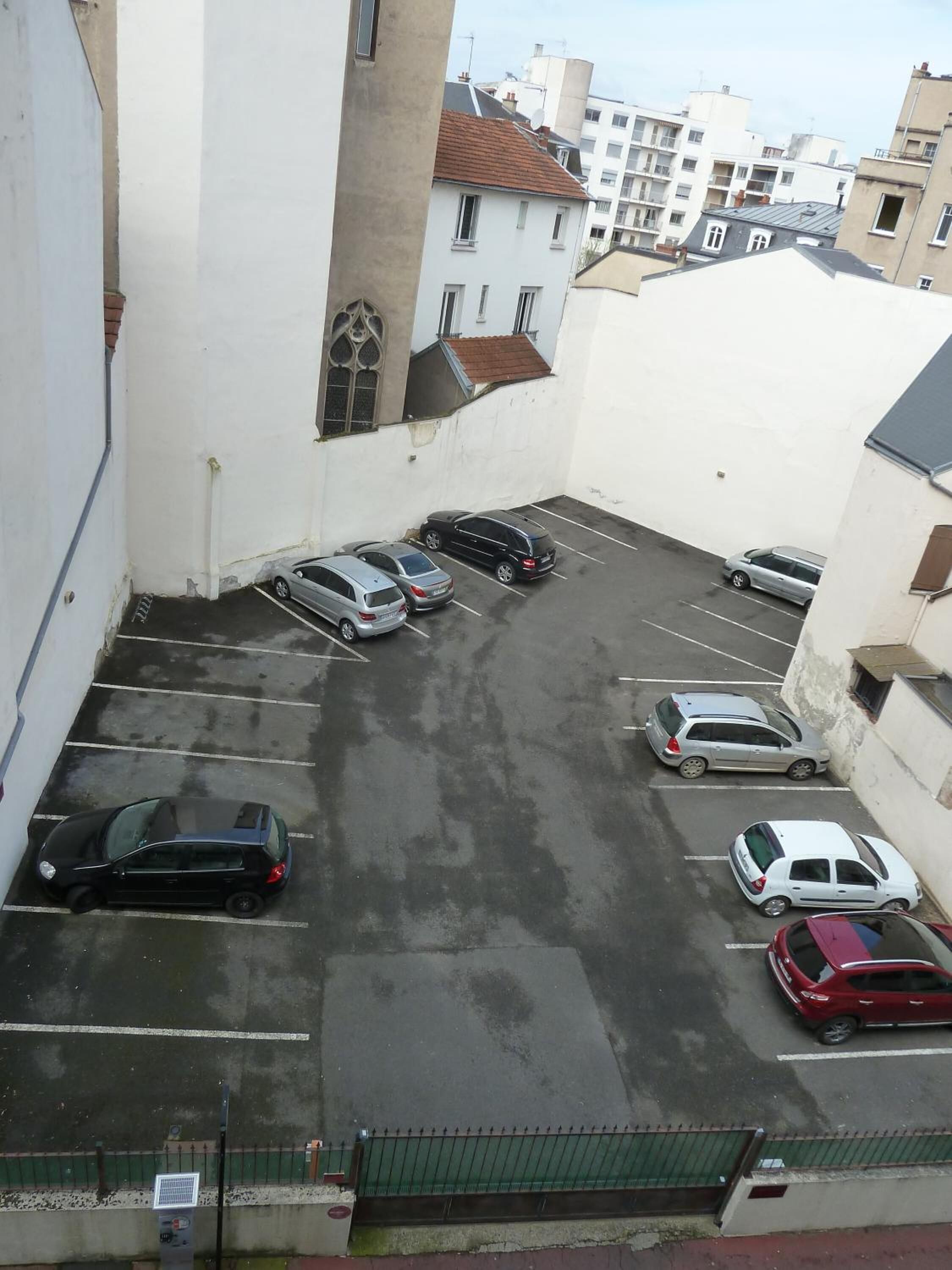 self-parking (surcharge) 5 per night