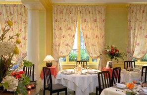 점심 식사 및 저녁 식사 제공, 프랑스 요리