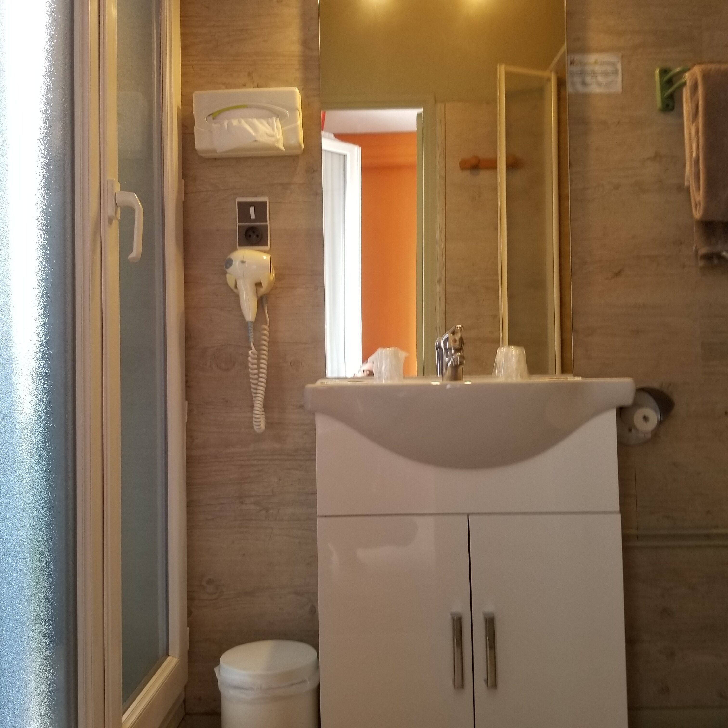 standard double room | bathroom | shower, rainfall showerhead, hair dryer, towels