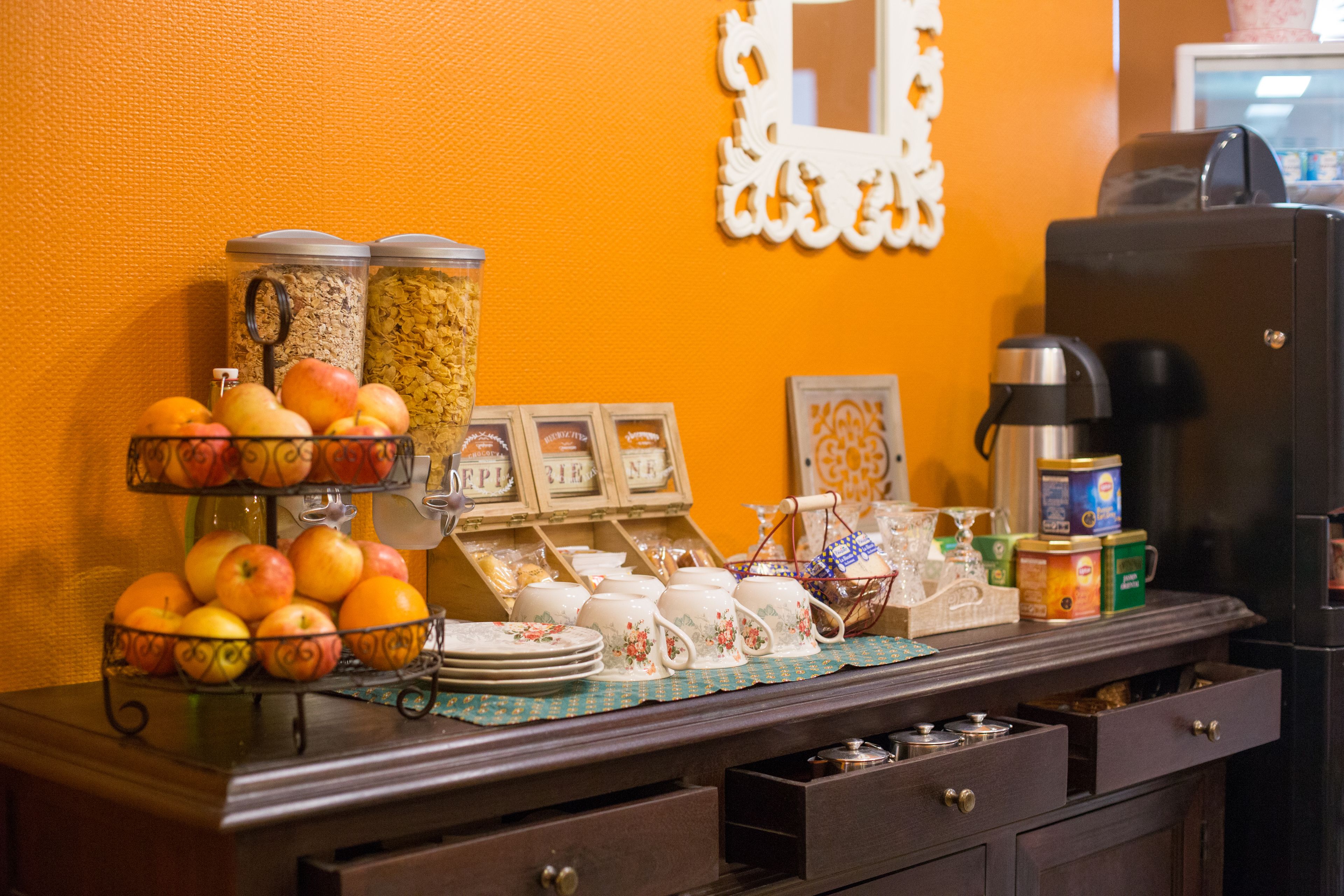 daily continental breakfast (eur 10.00 per person)