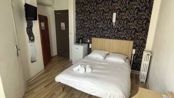 Double Room | In-room safe, desk, iron/ironing board, free cribs/infant beds