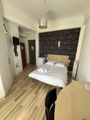 Doppelzimmer | Zimmersafe, Schreibtisch, Bügeleisen/Bügelbrett, kostenlose Babybetten