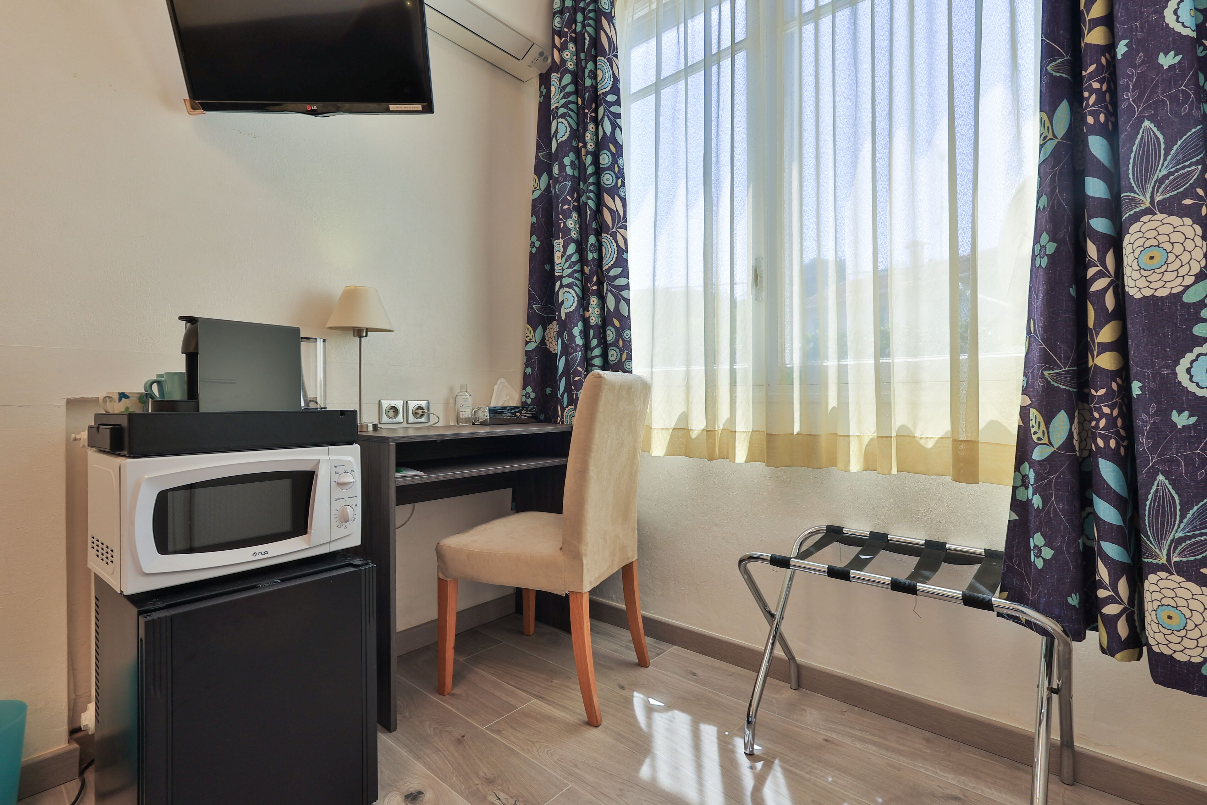 standard double room | memory-foam beds, minibar, in-room safe, individually decorated