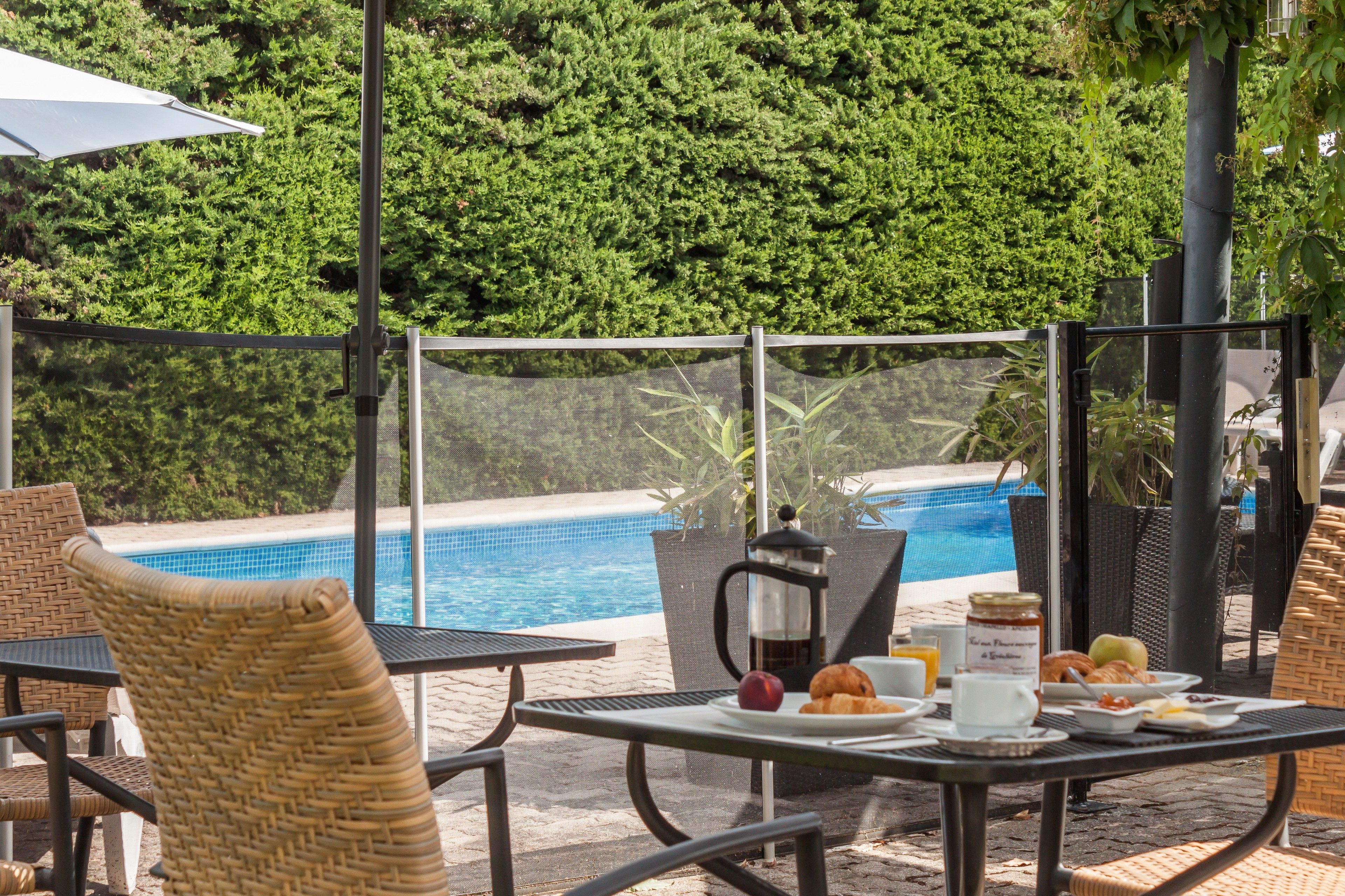 daily buffet breakfast (eur 13.50 per person)