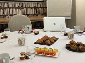 Buffet déjeuner servi tous les jours en supplément