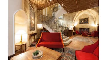 Coin salon dans le hall