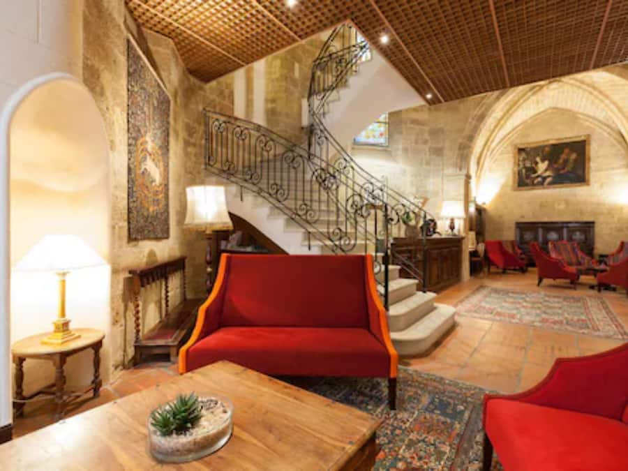 Coin salon dans le hall