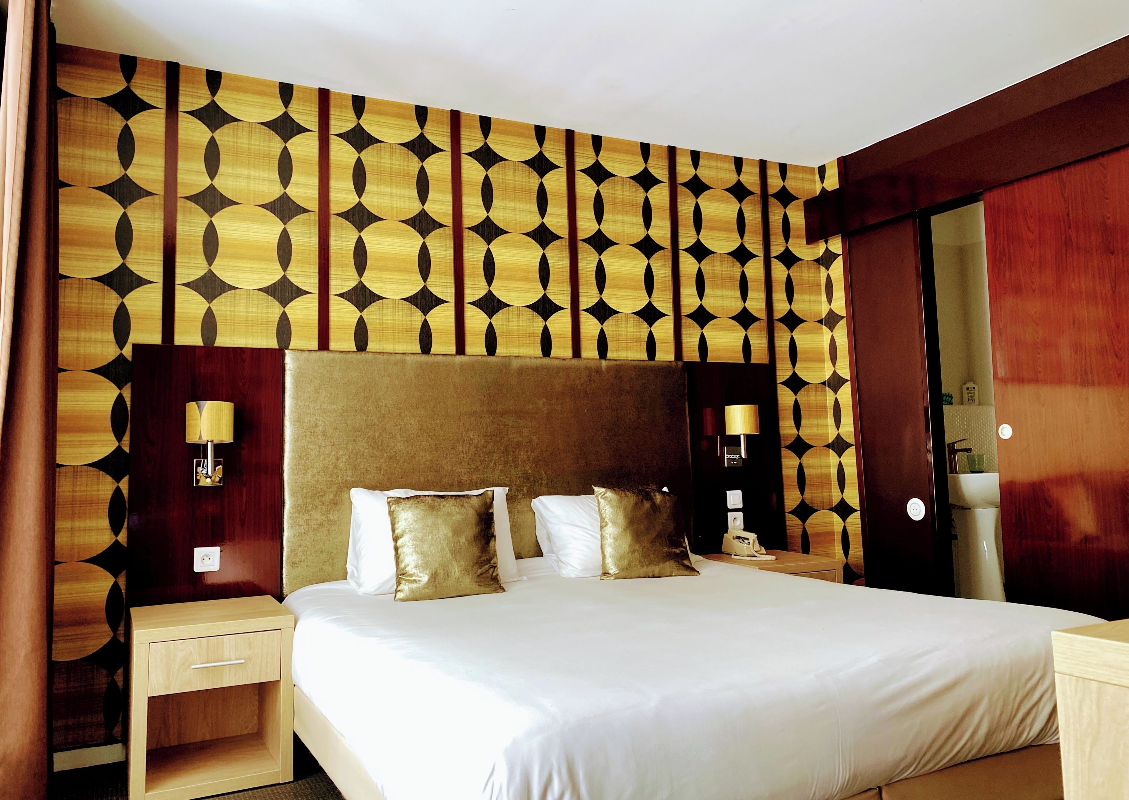 Family Room | Premium bedding, minibar, in-room safe, iron/ironing board