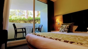 Chambre supérieure, 1 trÚs grand lit | 1 chambre, literie de qualité, minibar, coffre-fort