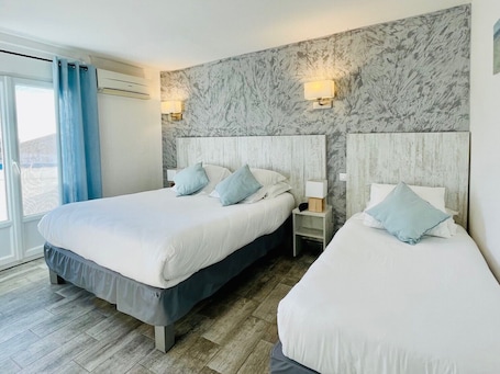 Superior Triple Room | In-room safe, desk, soundproofing, free WiFi