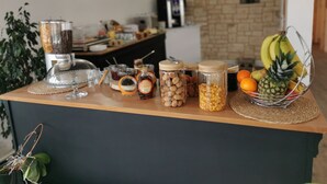 Unclassified image, 2 of 52, button - L'Auberge Camarguaise (Saintes-Maries-de-la-Mer)