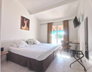 Double Room | Desk, soundproofing, WiFi, bed sheets - L'Auberge Camarguaise (Saintes-Maries-de-la-Mer)