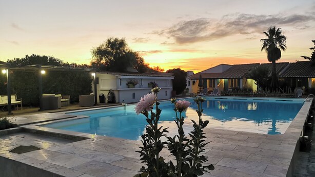 Unclassified image, 1 of 52, button - L'Auberge Camarguaise (Saintes-Maries-de-la-Mer)