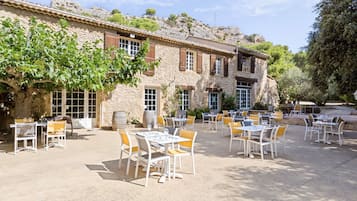 Aperto a colazione, pranzo e cena