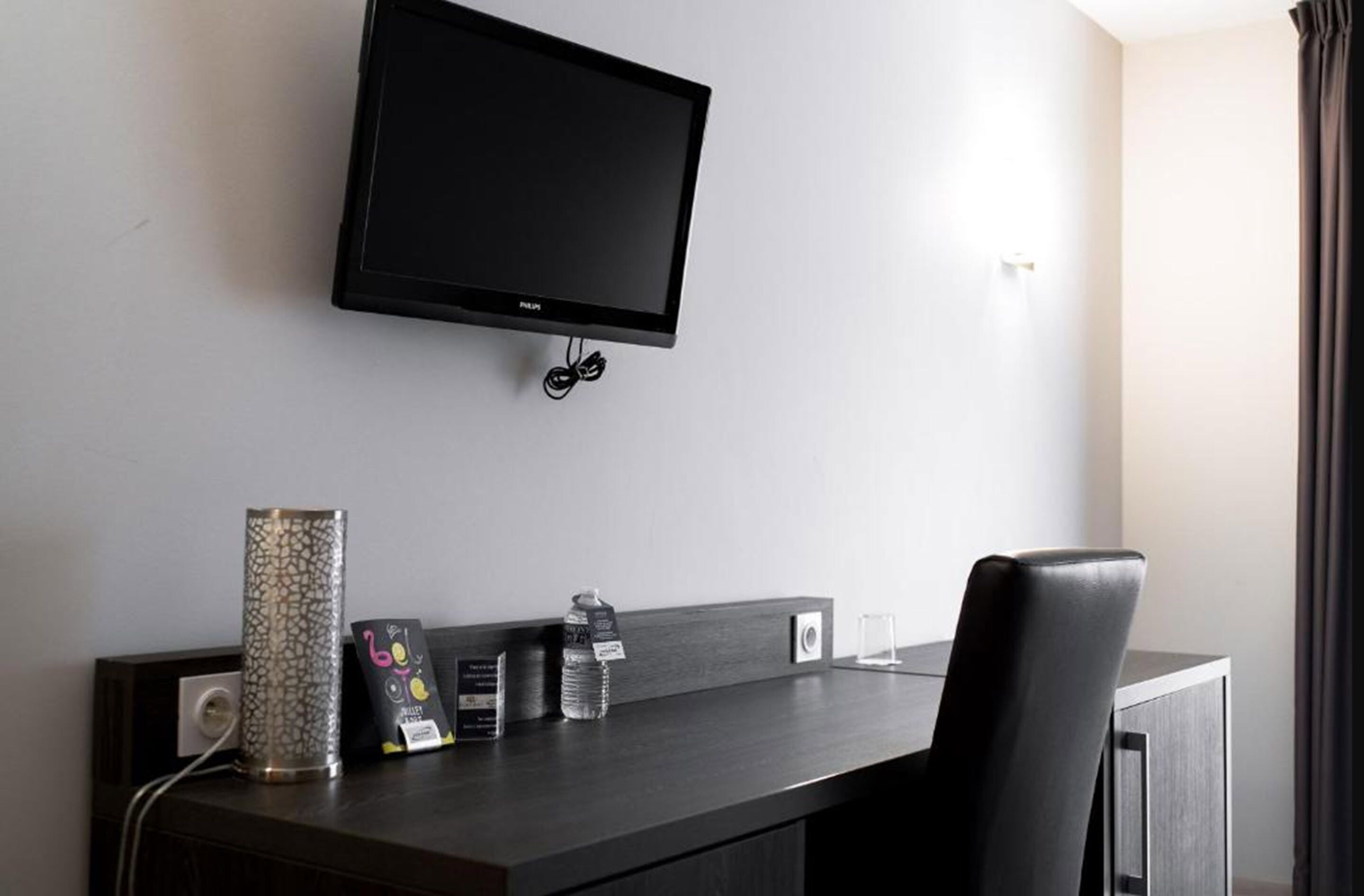 comfort single room | premium bedding, minibar, in-room safe, desk