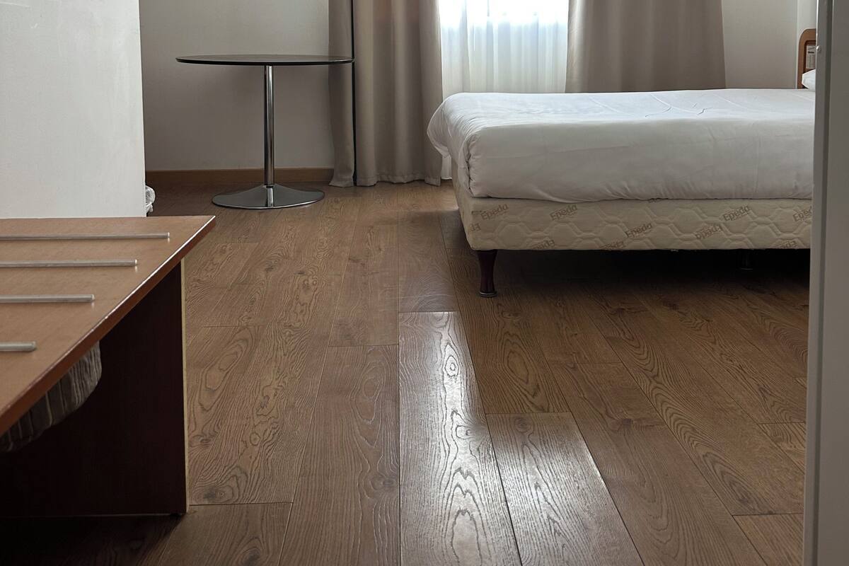 Premium bedding, in-room safe, desk, soundproofing