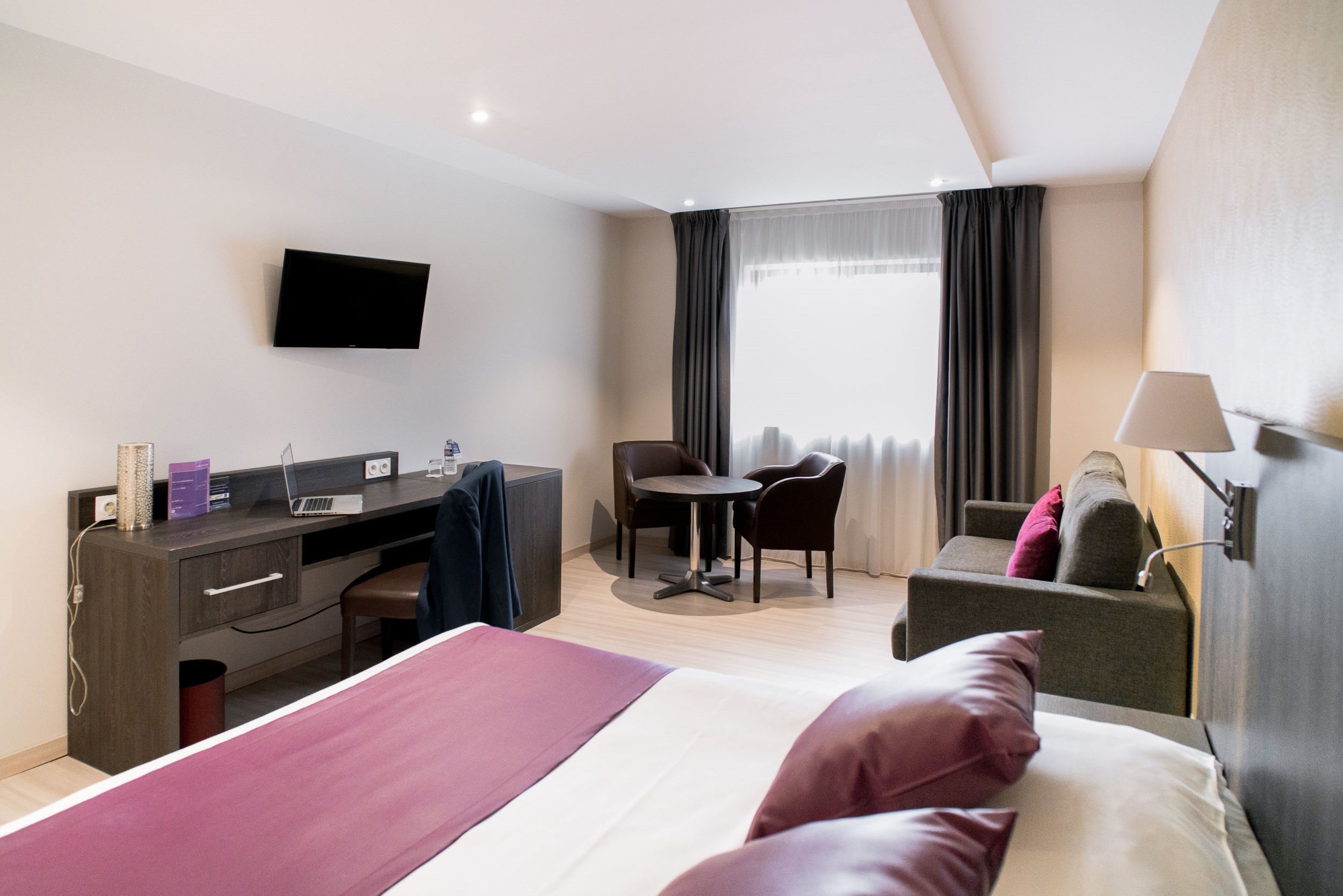 presidential double room | premium bedding, minibar, in-room safe, desk