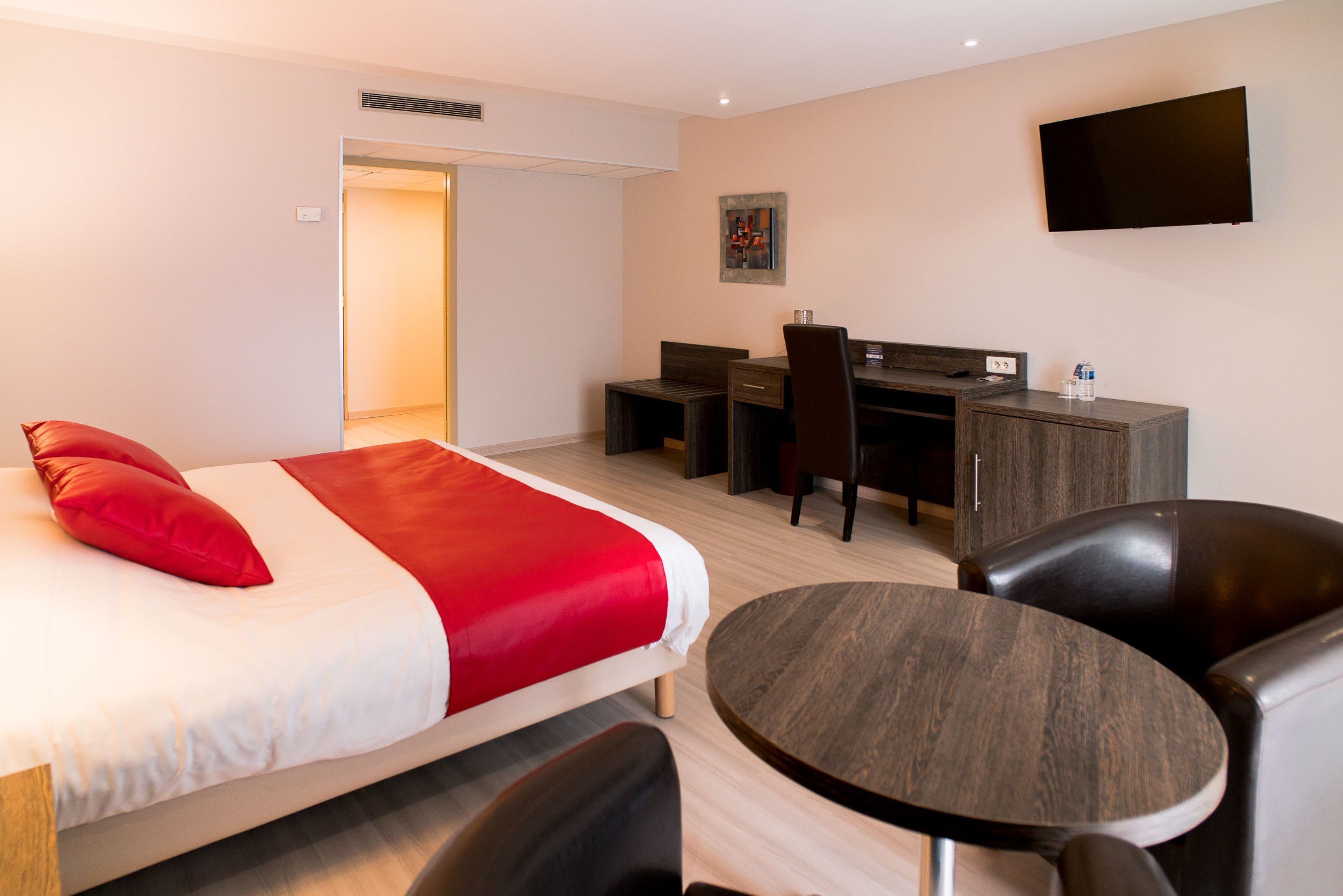 club double room | premium bedding, minibar, in-room safe, desk