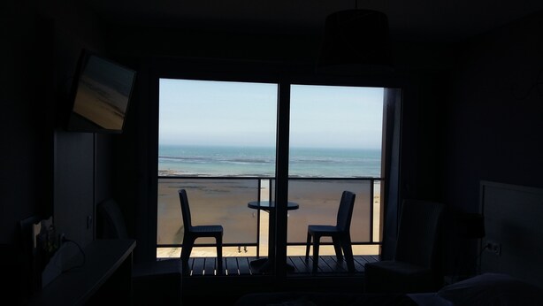 Double Room, Balcony, Sea View | Balcony - Hôtel des Thermes et du Casino (Luc-sur-Mer)