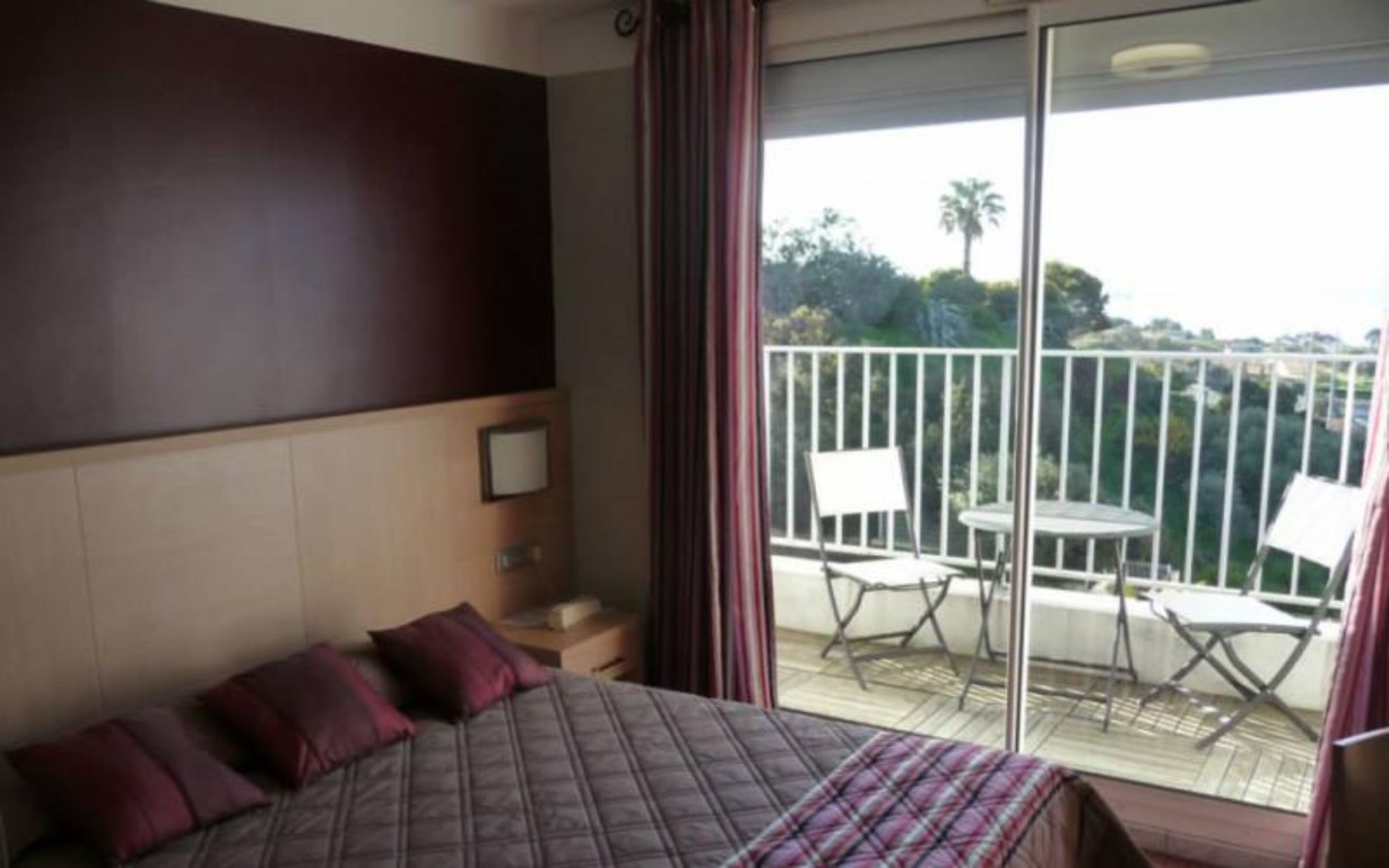 superior double or twin room | premium bedding, in-room safe, desk, soundproofing