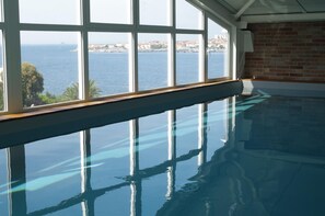 Indoor pool, open 9:30 AM to 10:00 PM, sun loungers - Spunta Di Mare (Ajaccio)