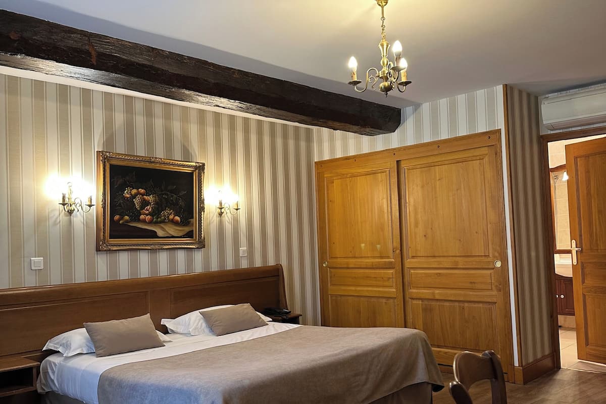 Comfort-Doppelzimmer, eigenes Bad | 1 Schlafzimmer, Allergikerbettwaren, Zimmersafe, Schreibtisch
