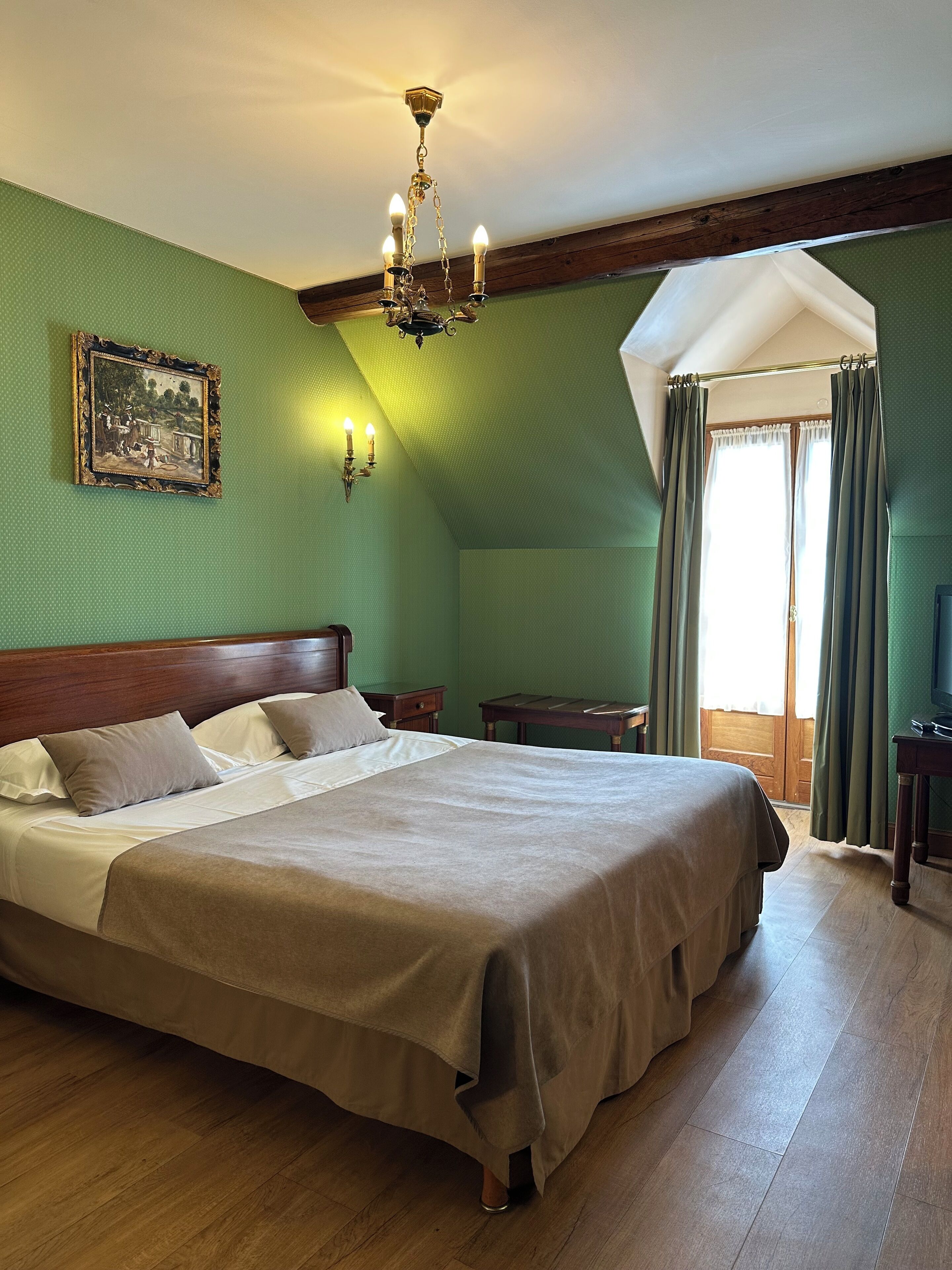 comfort double room, private bathroom | 1 bedroom, hypo-allergenic bedding, in-room safe, desk