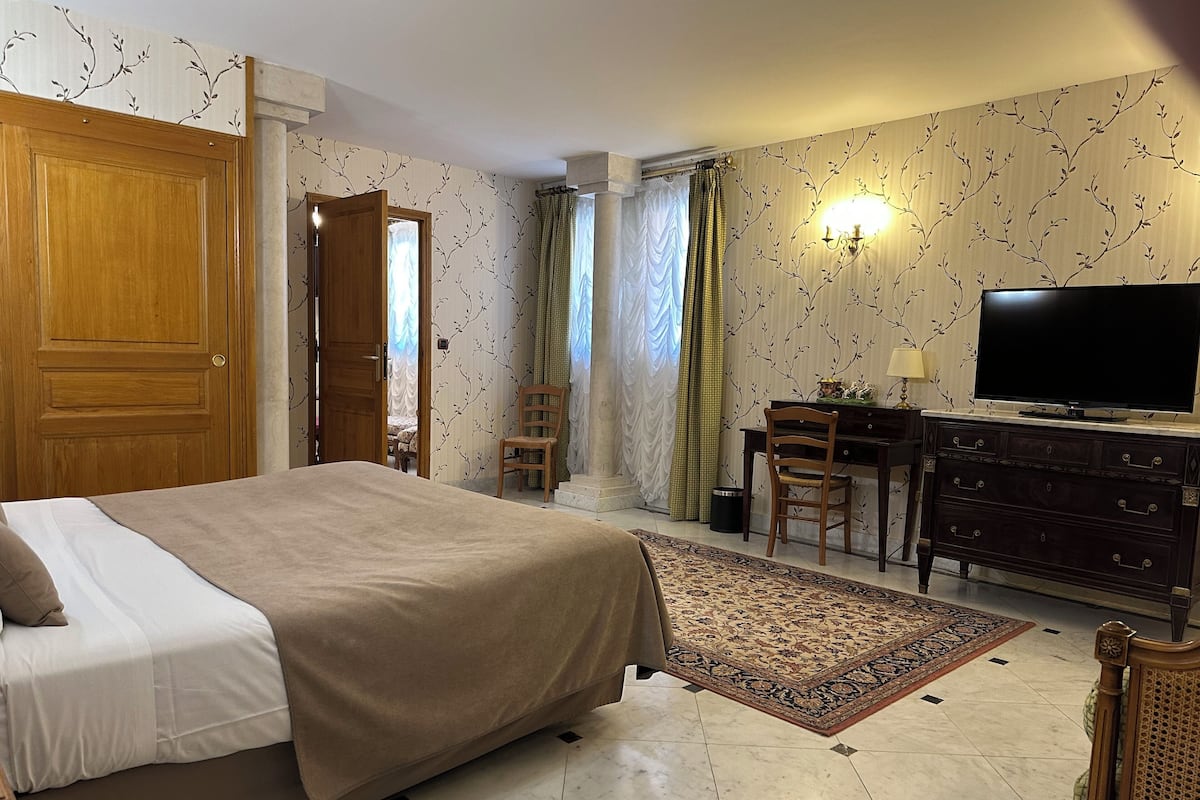 Suite | 1 Schlafzimmer, Allergikerbettwaren, Zimmersafe, Schreibtisch