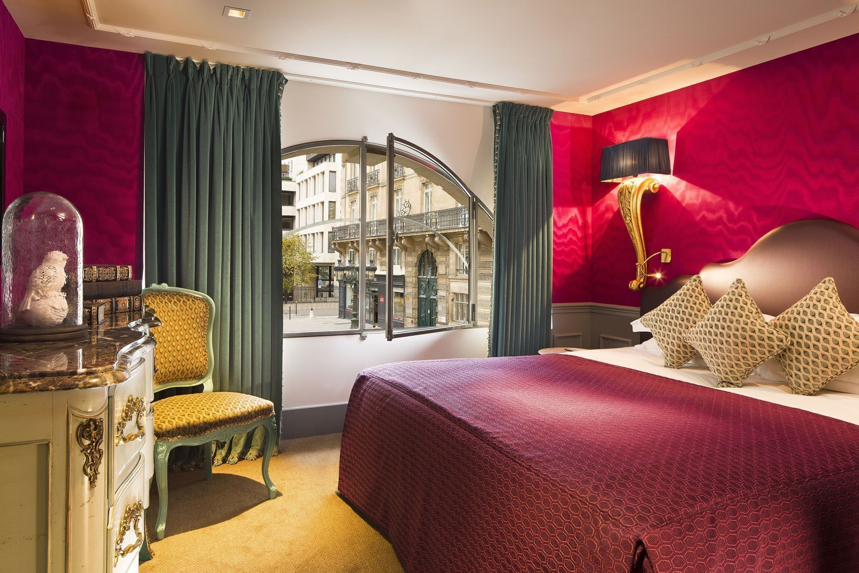 Premium bedding, minibar, in-room safe, desk