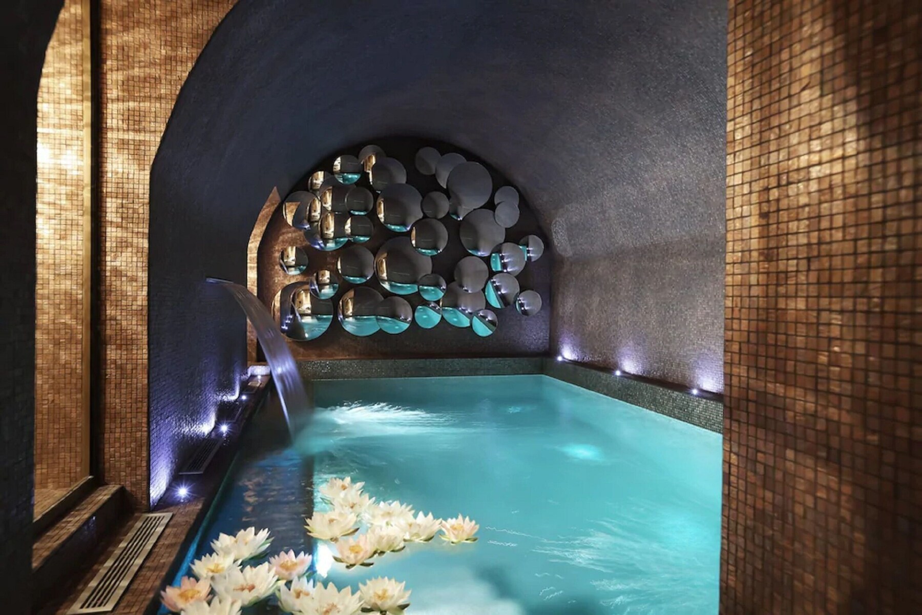 Couples treatment room(s), sauna