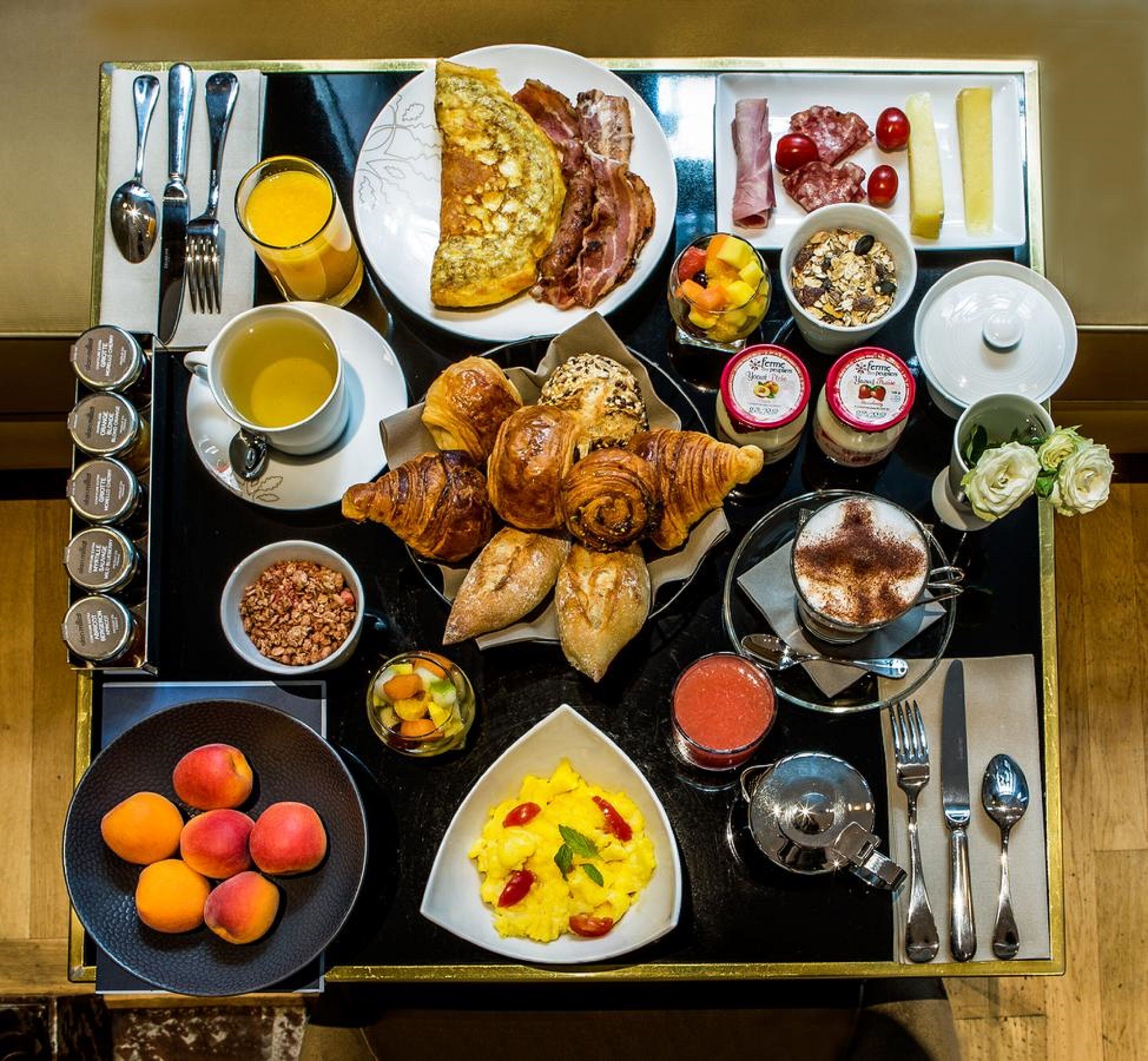 daily english breakfast (eur 22 per person)